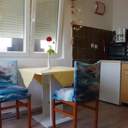One Bedroom 公寓